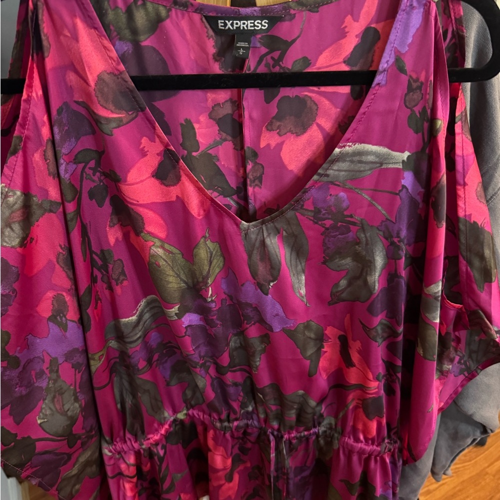 Express Women's Floral Silky Pink Top